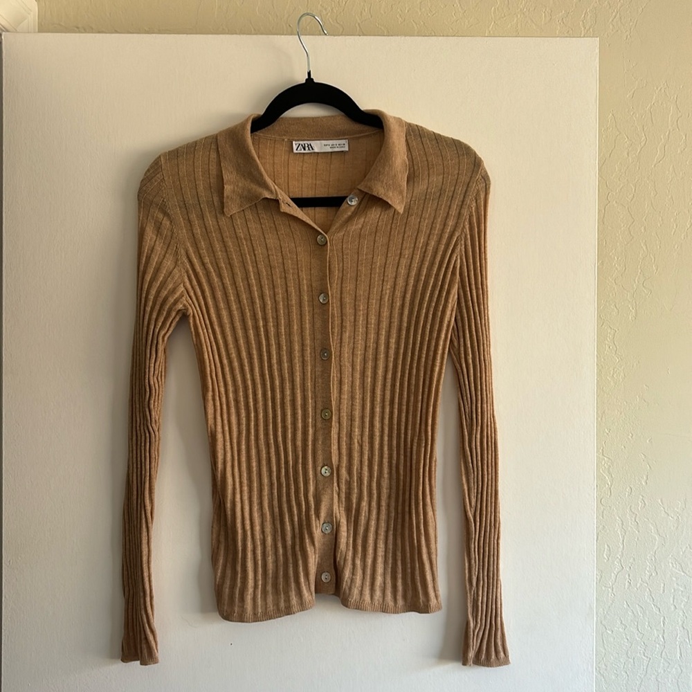 NWOT Zara ribbed knit button sweater - small